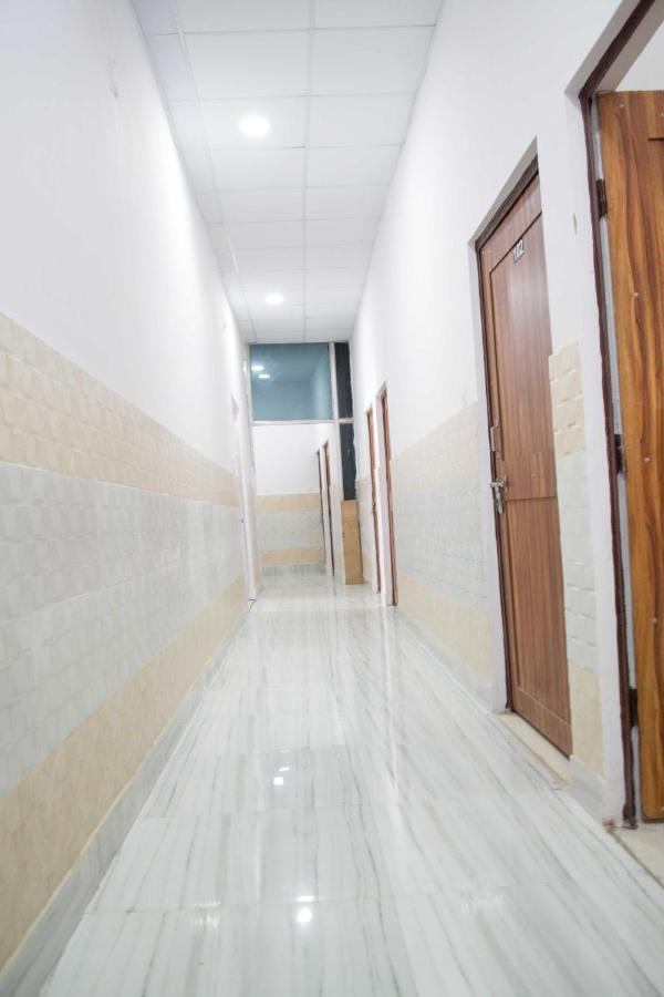 Hotel O New Jp Hotel Meerut Extérieur photo